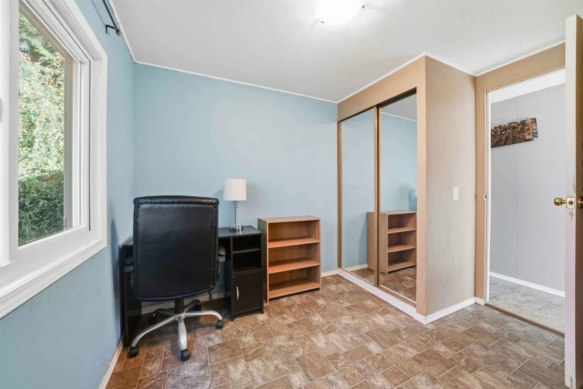 Dining Area Photo of 207 45835 Sleepy Hollow Road, Cultus Lake, BC