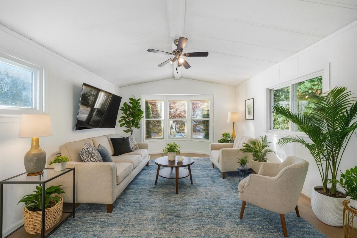 Exterior Rear Photo of 207 45835 Sleepy Hollow Road, Cultus Lake, BC