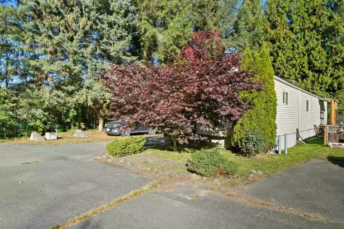 Front Yard Photo of 207 45835 Sleepy Hollow Road, Cultus Lake, BC