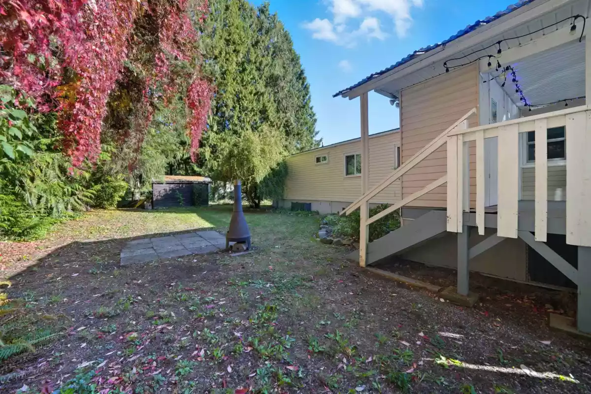 Garage Interior Photo of 207 45835 Sleepy Hollow Road, Cultus Lake, BC