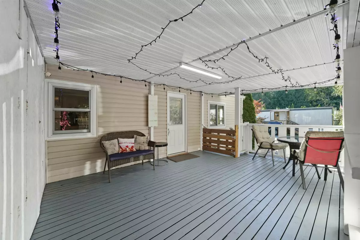 Hallway Photo of 207 45835 Sleepy Hollow Road, Cultus Lake, BC