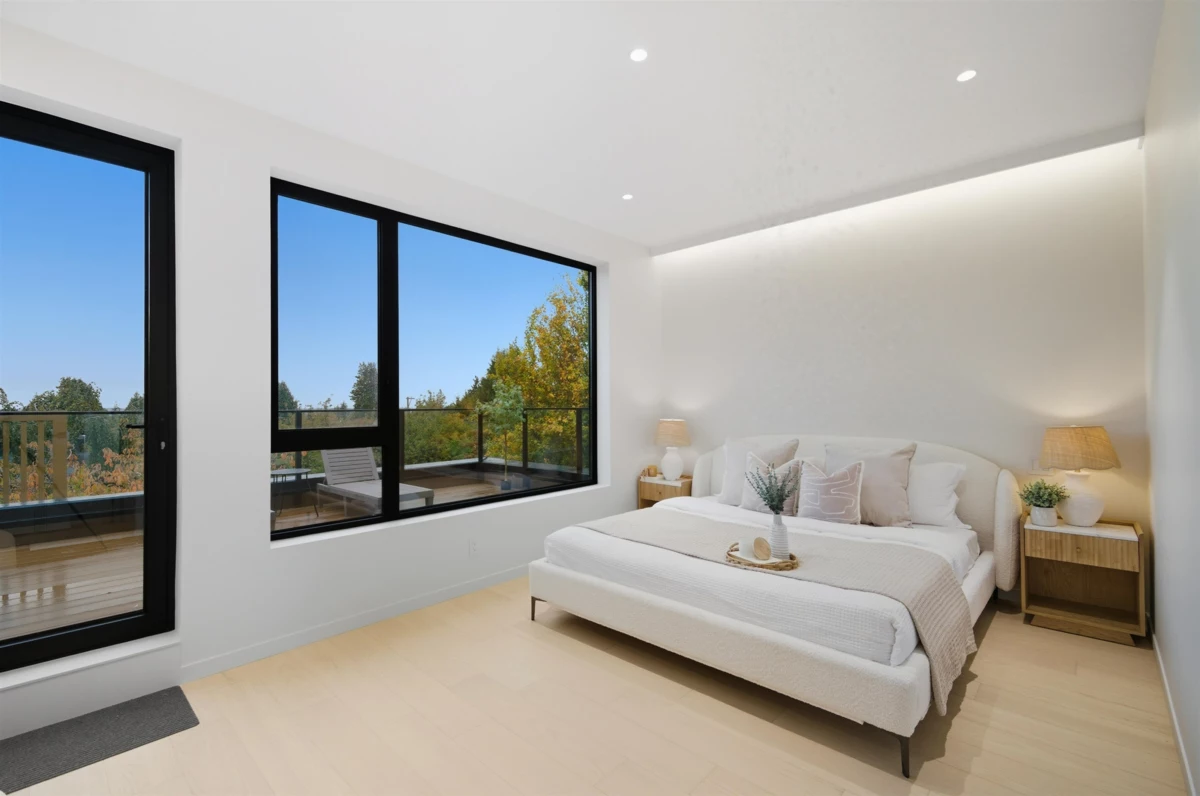 Guest Bathroom Photo of 1 1595 W 66th Avenue, Vancouver, BC