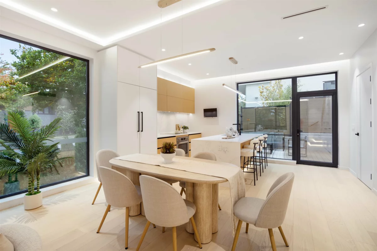 Kitchen Photo of 1 1595 W 66th Avenue, Vancouver, BC