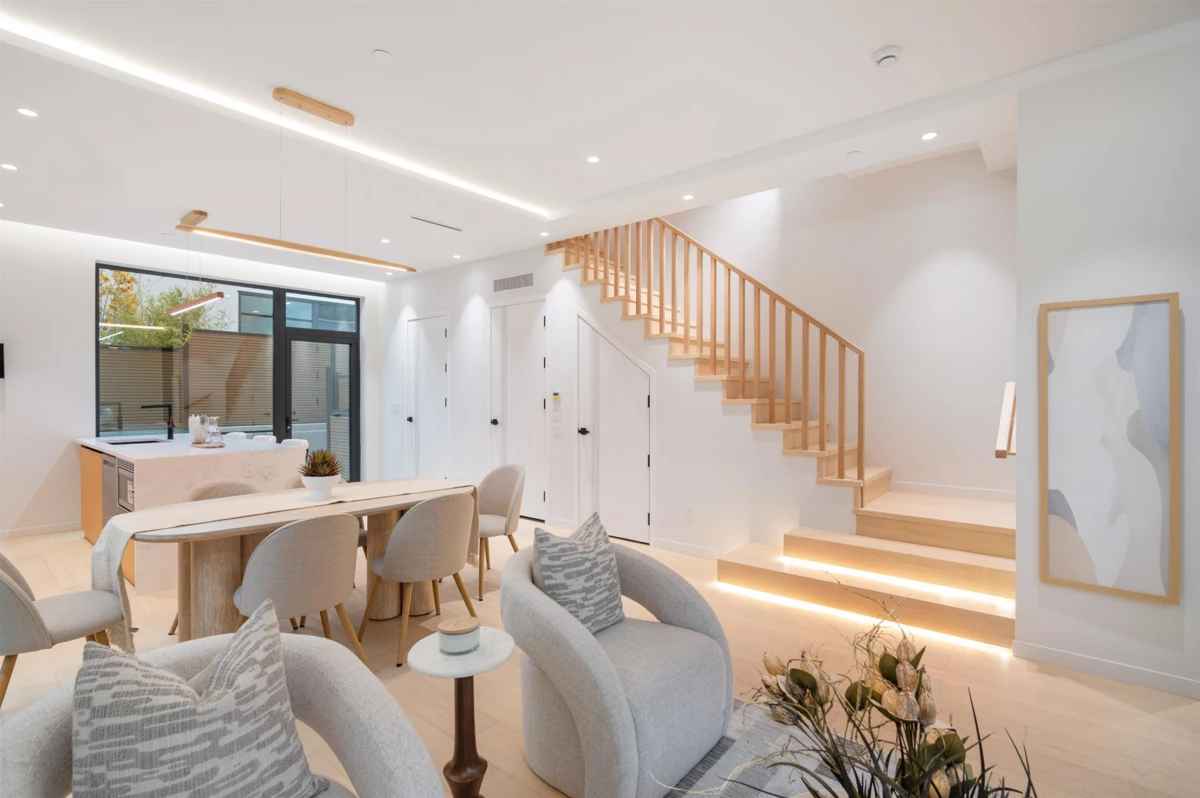 Primary Bathroom Photo of 1 1595 W 66th Avenue, Vancouver, BC