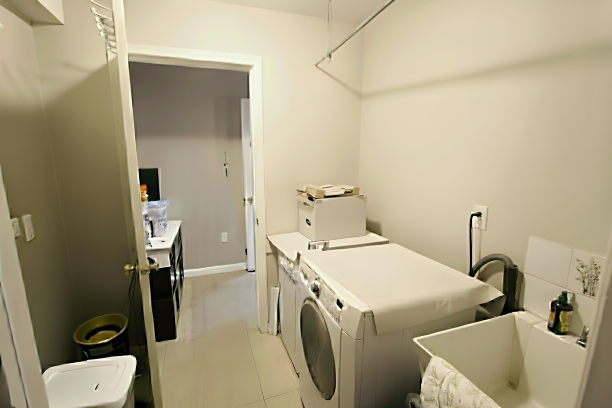 Laundry Room Photo of 5531 Oliver Drive, Richmond, BC