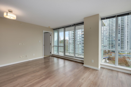 Kitchen Photo of 604 9981 Whalley Boulevard, Surrey, BC