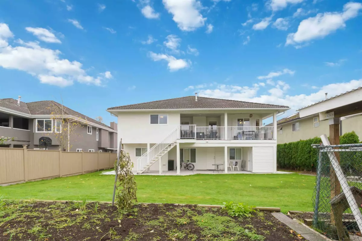 Community Amenities Photo (Clubhouse) of 12183 77 Avenue, Surrey, BC