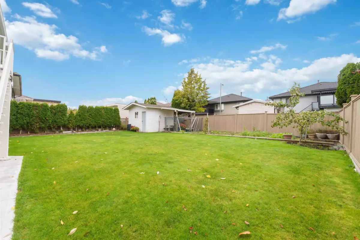 Fitness Center Photo Near 12183 77 Avenue, Surrey, BC