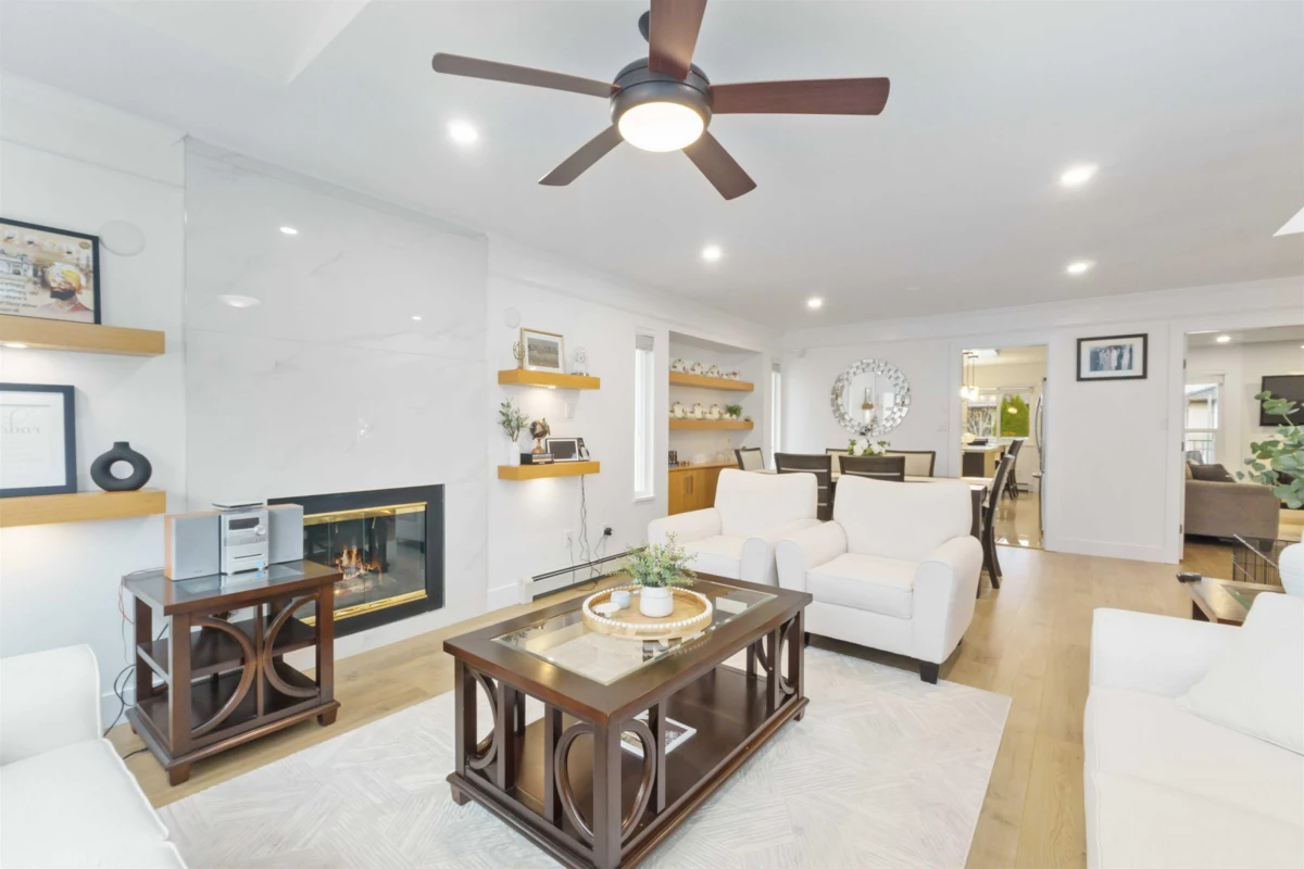 Kitchen Island Photo of 12183 77 Avenue, Surrey, BC