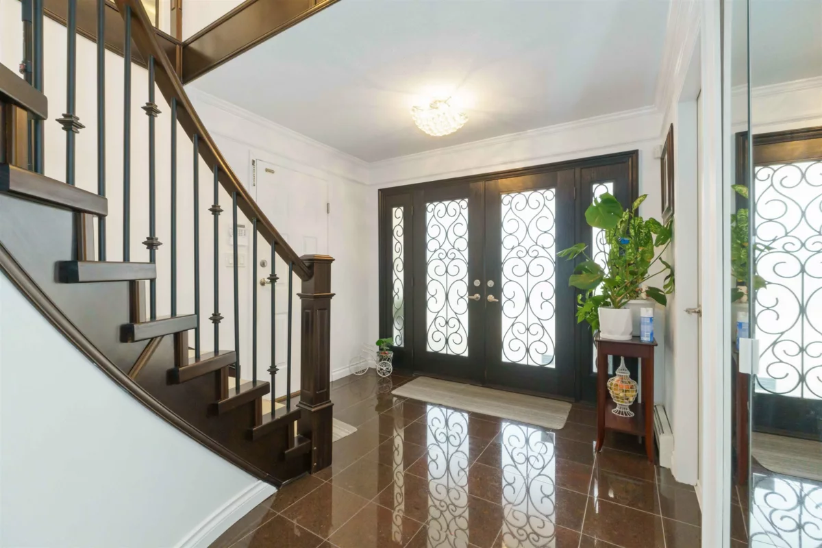 Kitchen Photo of 12183 77 Avenue, Surrey, BC
