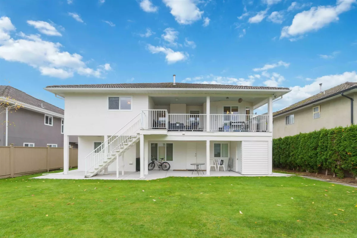 Playground / Recreational Area Near 12183 77 Avenue, Surrey, BC