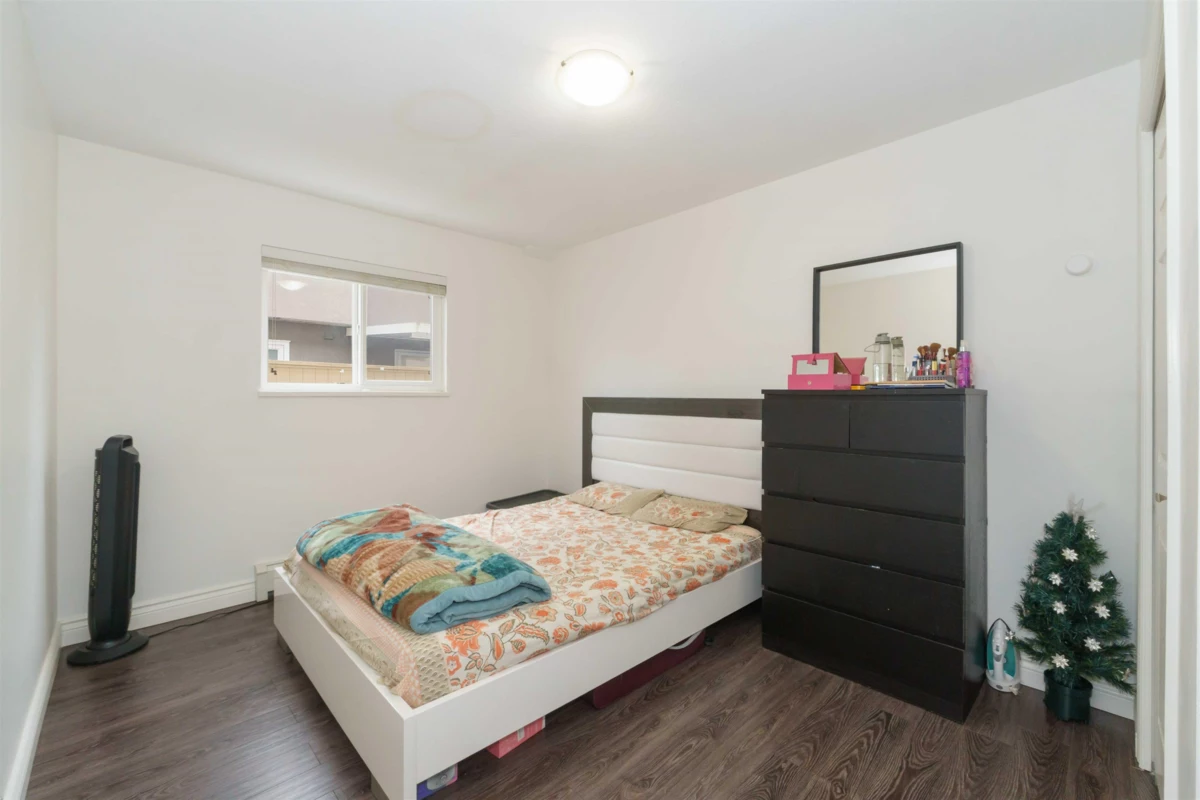 Swimming Pool Photo of 12183 77 Avenue, Surrey, BC