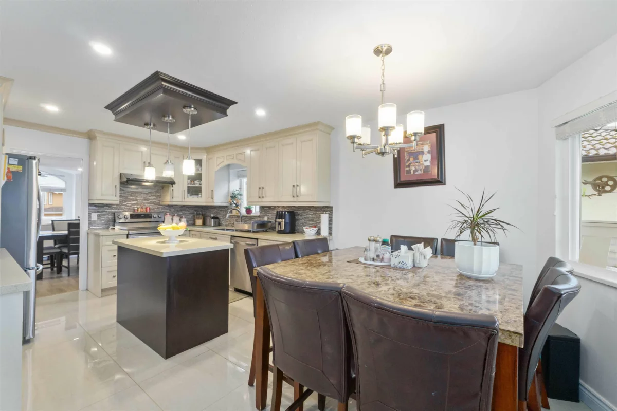 Walk-In Closet Photo of 12183 77 Avenue, Surrey, BC