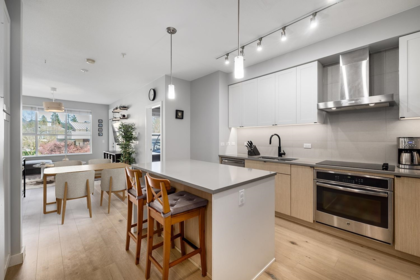 207 3205 Mountain Highway, North Vancouver, BC, North Vancouver — Apartment/Condo for sale