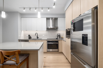 207 3205 Mountain Highway, North Vancouver, BC, North Vancouver — Apartment/Condo for sale