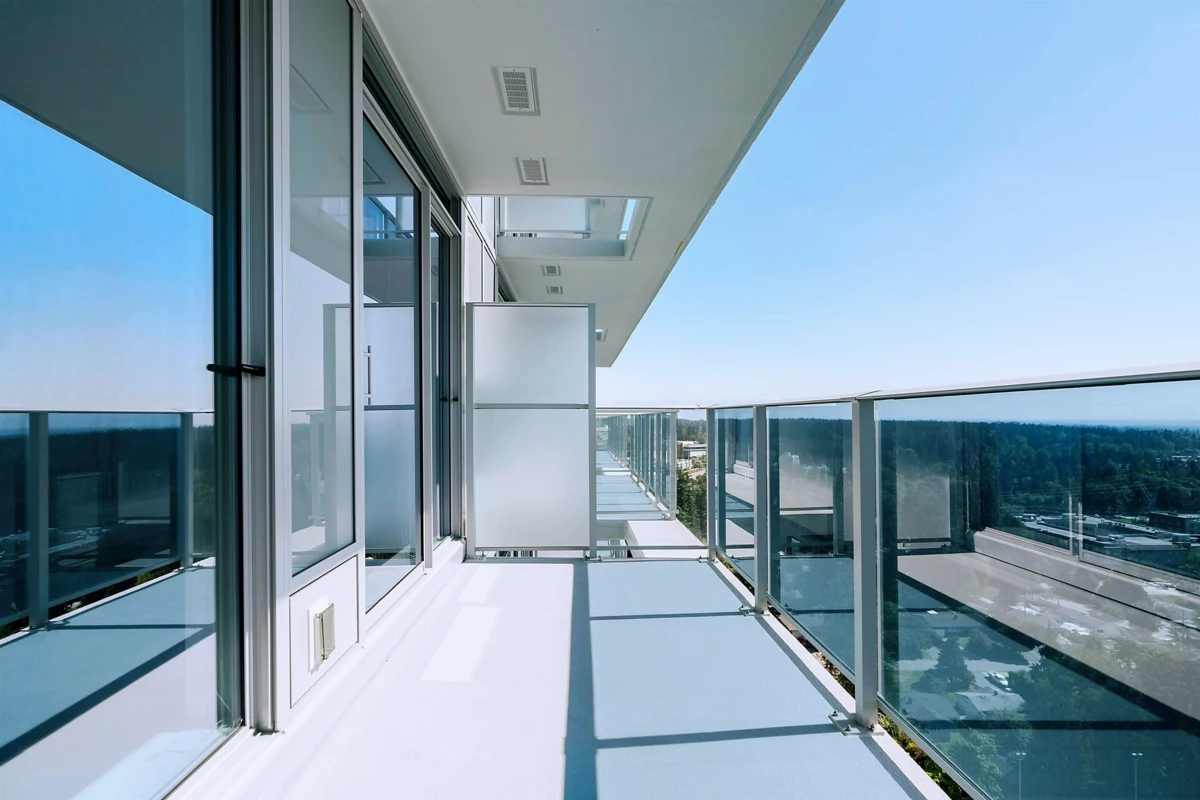Kitchen Island Photo of 2301 13615 Fraser Highway, Surrey, BC