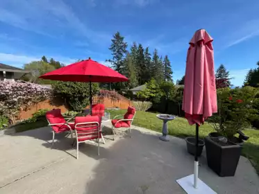 6383 Oracle Road, Sechelt, BC, Sechelt — Single Family Residence for sale