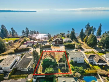 13567 13a Avenue, Surrey, BC, Crescent Bch Ocean Pk. — 1 bed single family residence for sale
