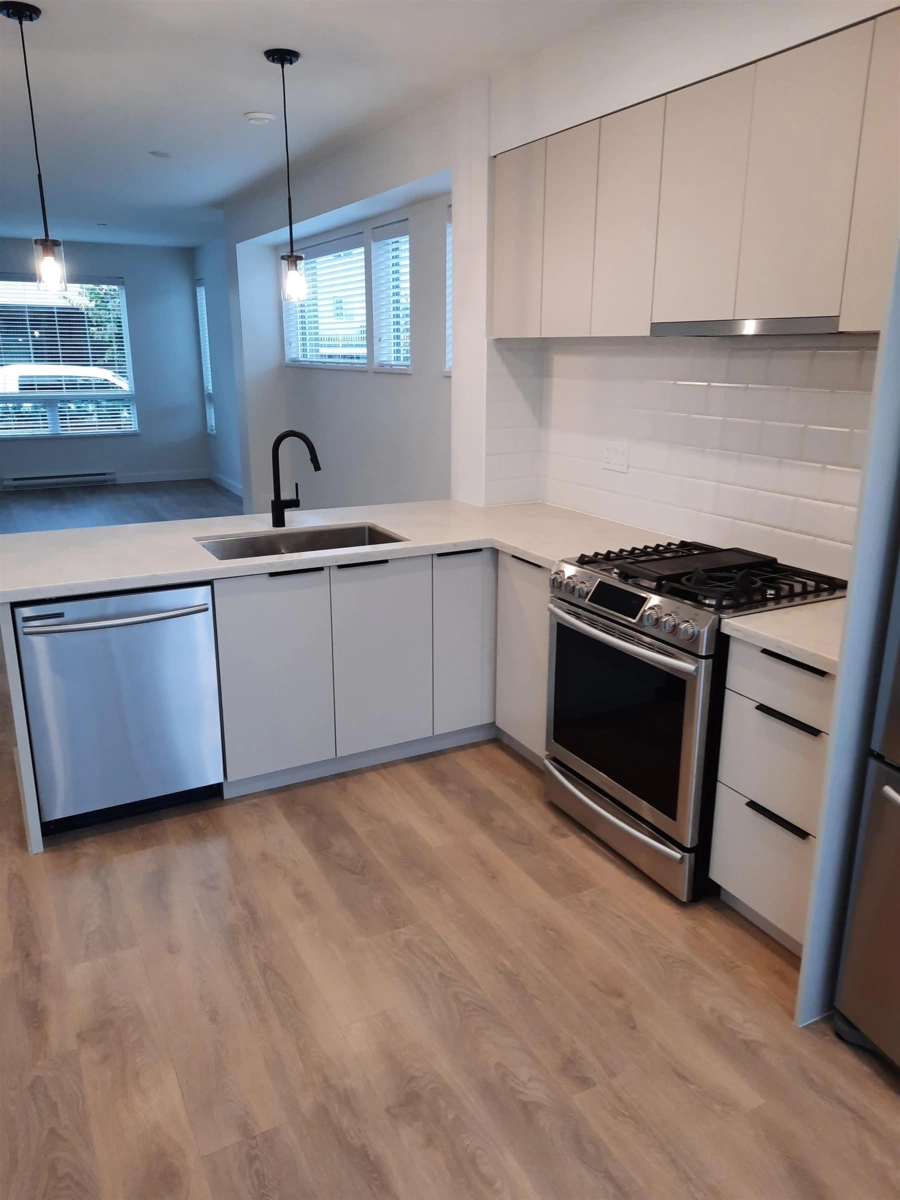 Primary Bathroom Photo of 601 3021 St George Street, Port Moody, BC