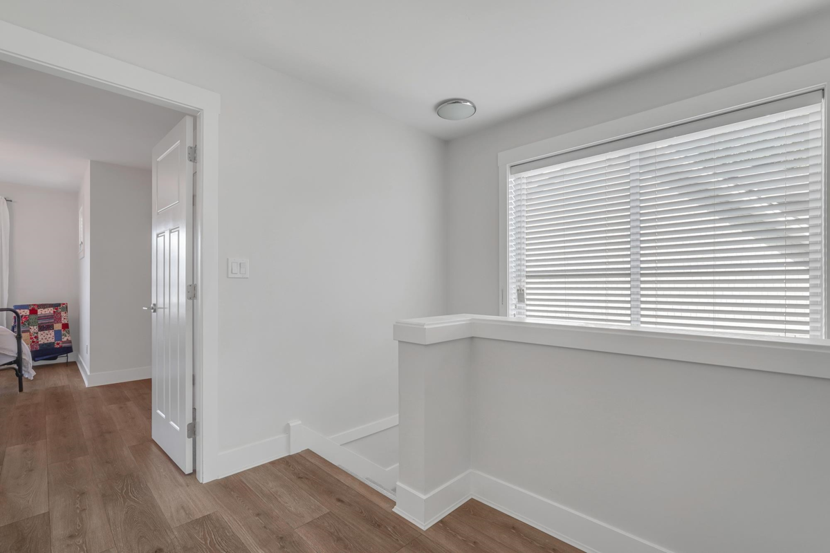 Breakfast Nook Photo of 3 3266 147 Street, Surrey, BC