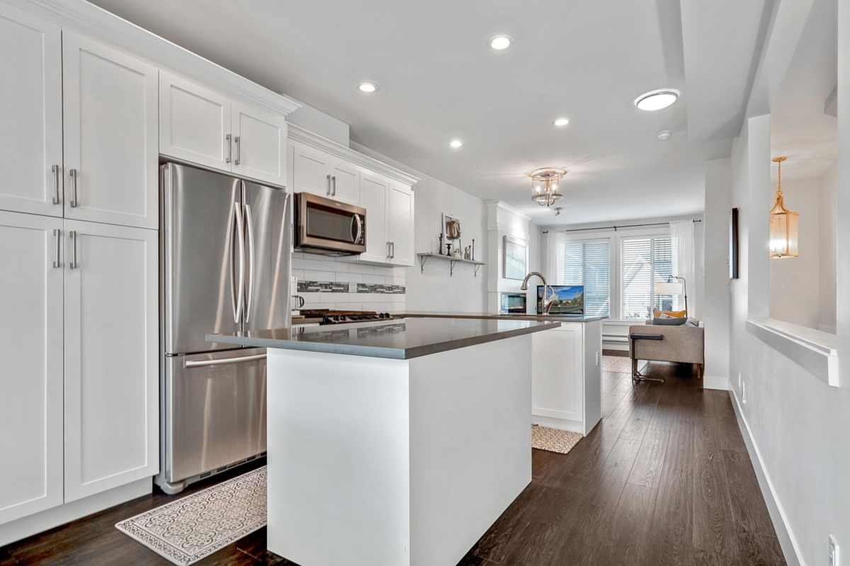 Dining Area Photo of 3 3266 147 Street, Surrey, BC