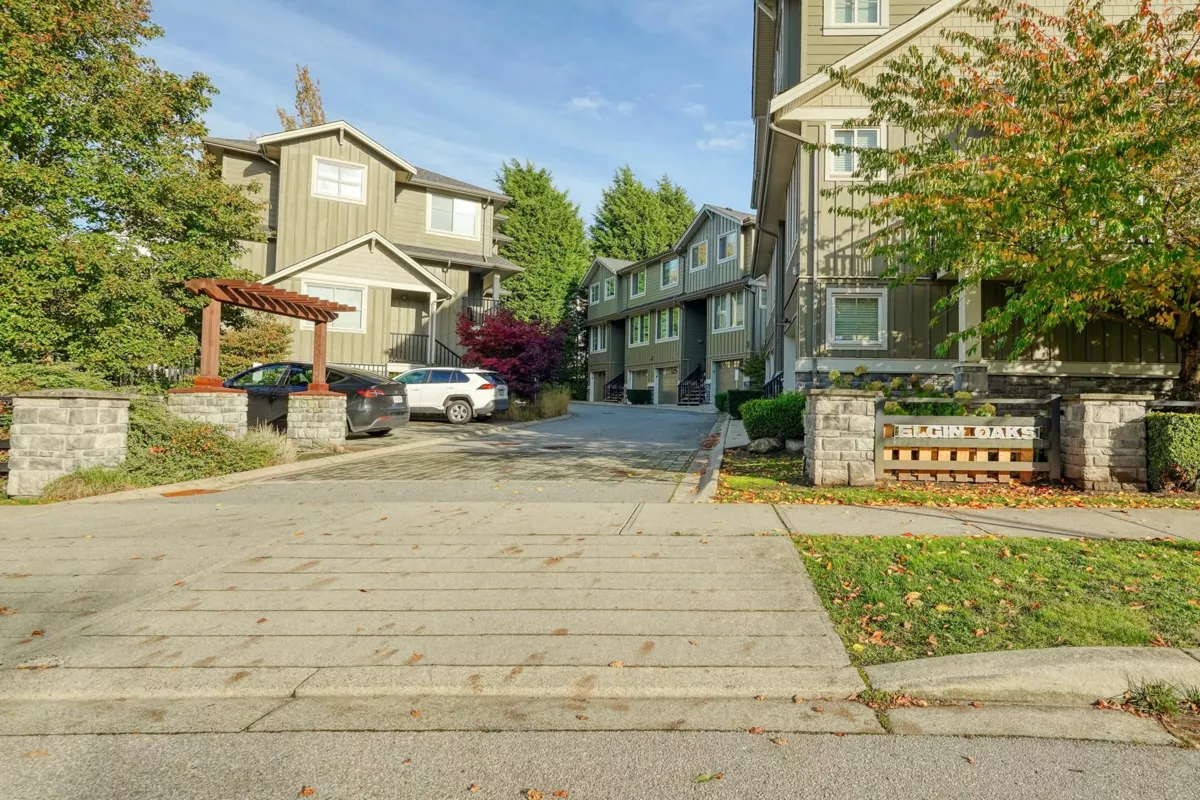 Exterior Front Photo of 3 3266 147 Street, Surrey, BC