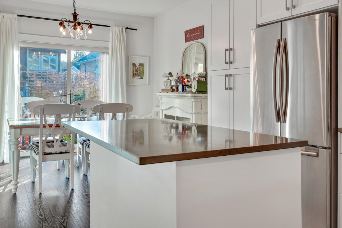 Kitchen Photo of 3 3266 147 Street, Surrey, BC