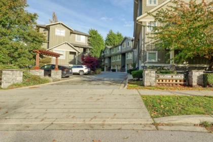 3 3266 147 Street, Surrey, BC, Surrey — Townhouse for sale