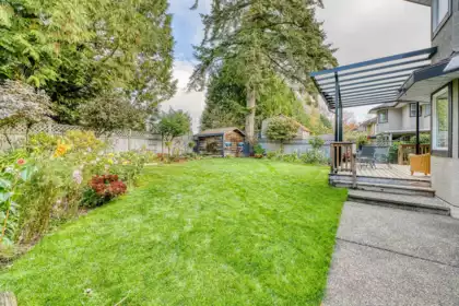 Hallway Photo of 15643 78a Avenue, Surrey, BC