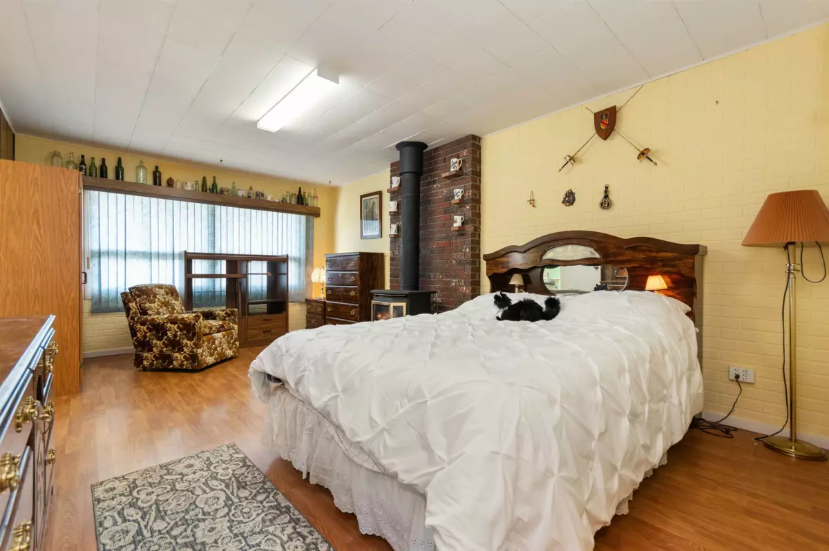 Primary Bedroom Photo of 45601 Herron Avenue, Chilliwack, BC