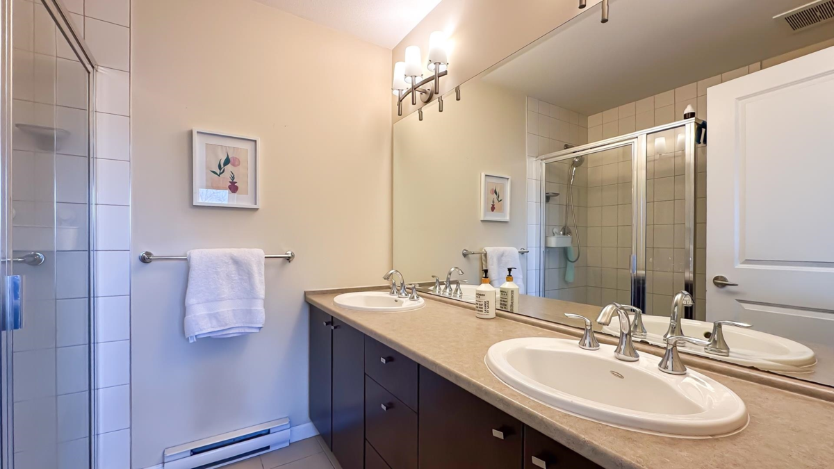 Basement Recreation Room Photo of 9 18777 68a Avenue, Surrey, BC