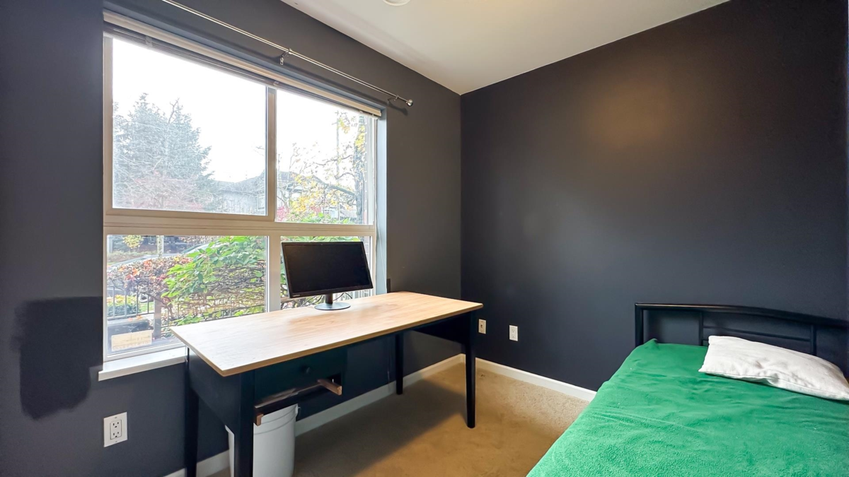 Entry Foyer Photo of 9 18777 68a Avenue, Surrey, BC