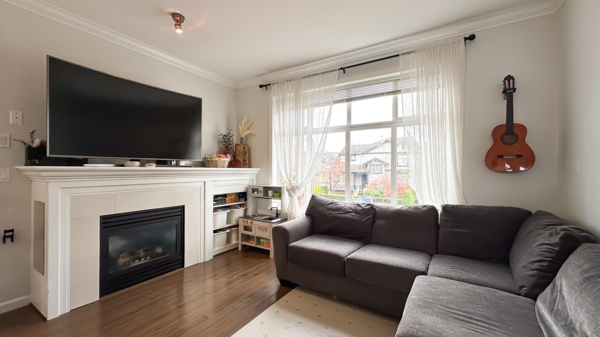 Kitchen Photo of 9 18777 68a Avenue, Surrey, BC