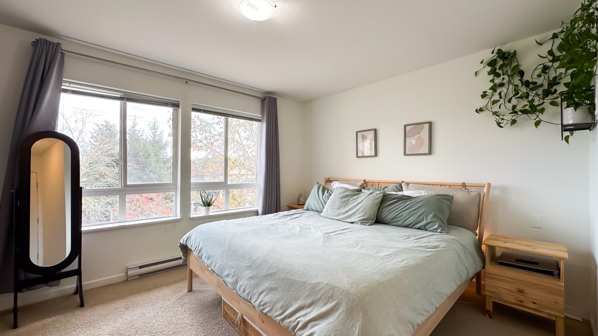 Powder Room Photo of 9 18777 68a Avenue, Surrey, BC