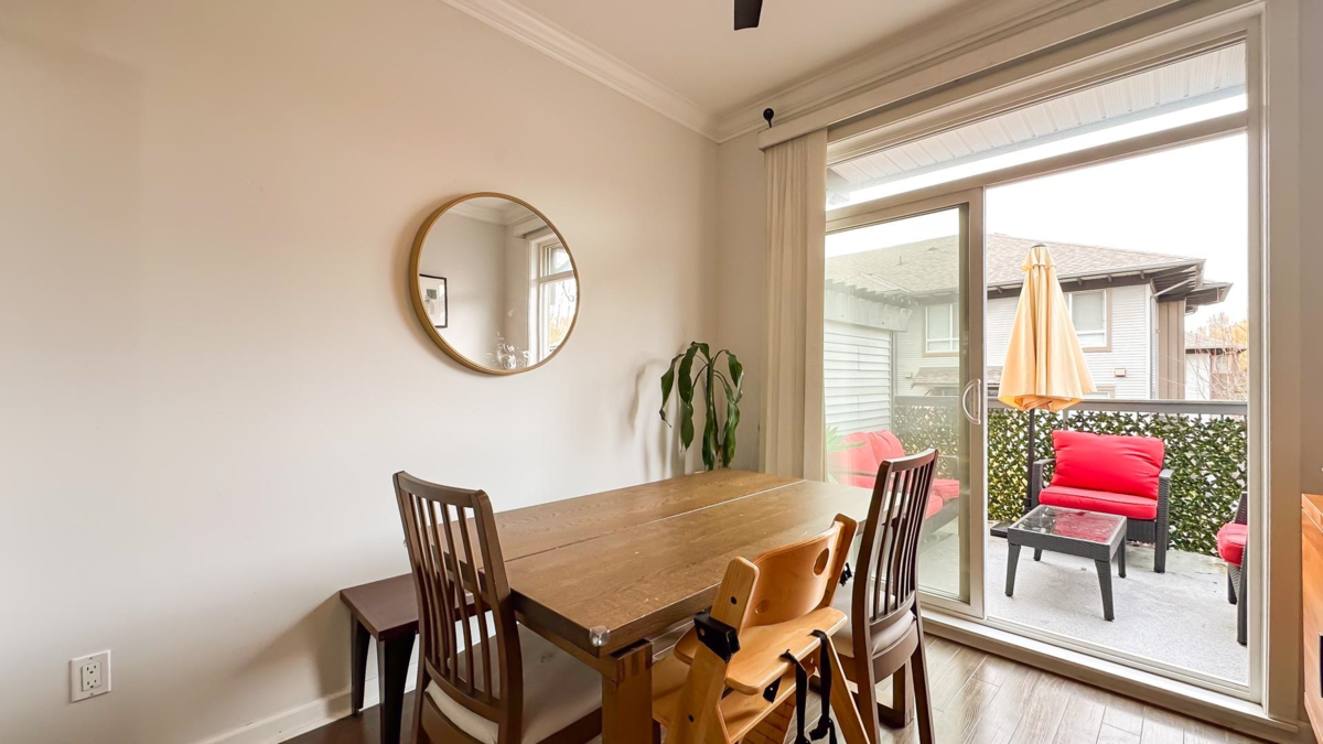 Primary Bathroom Photo of 9 18777 68a Avenue, Surrey, BC