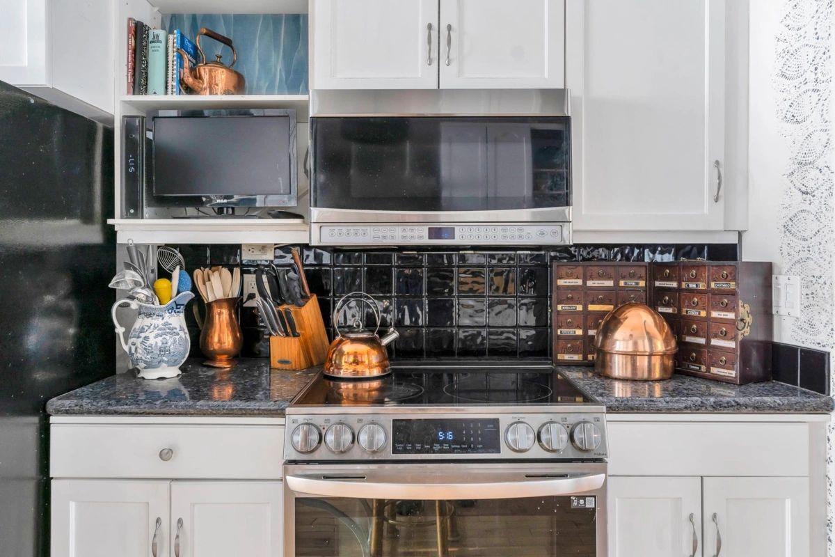 Kitchen Photo of 6 7450 Huron Street, Chilliwack, BC