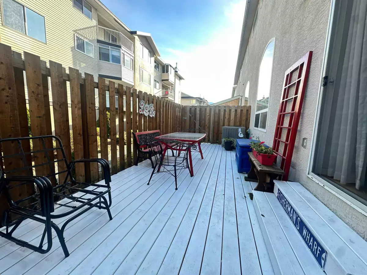 Primary Bathroom Photo of 6 7450 Huron Street, Chilliwack, BC