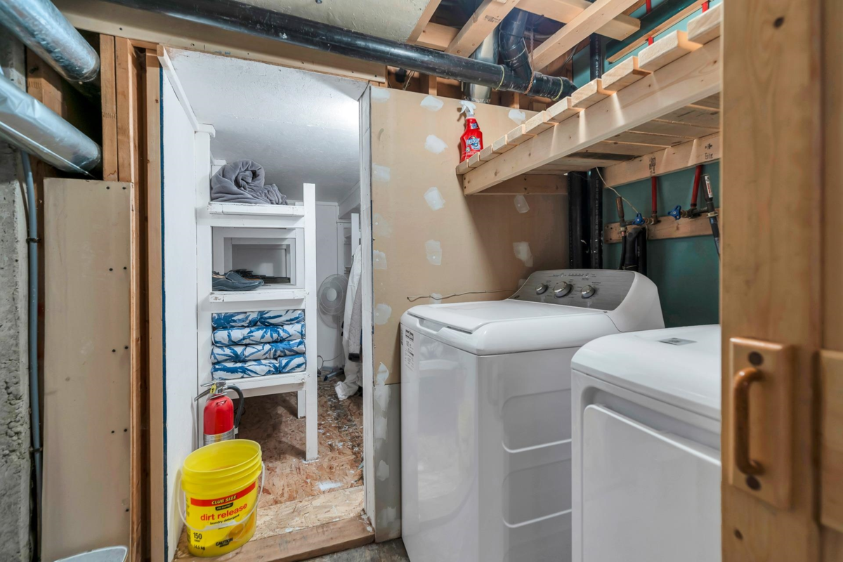 Swimming Pool Photo of 6 7450 Huron Street, Chilliwack, BC