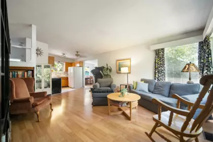 Office / Den Photo of 1056 Stevens Street, White Rock, BC