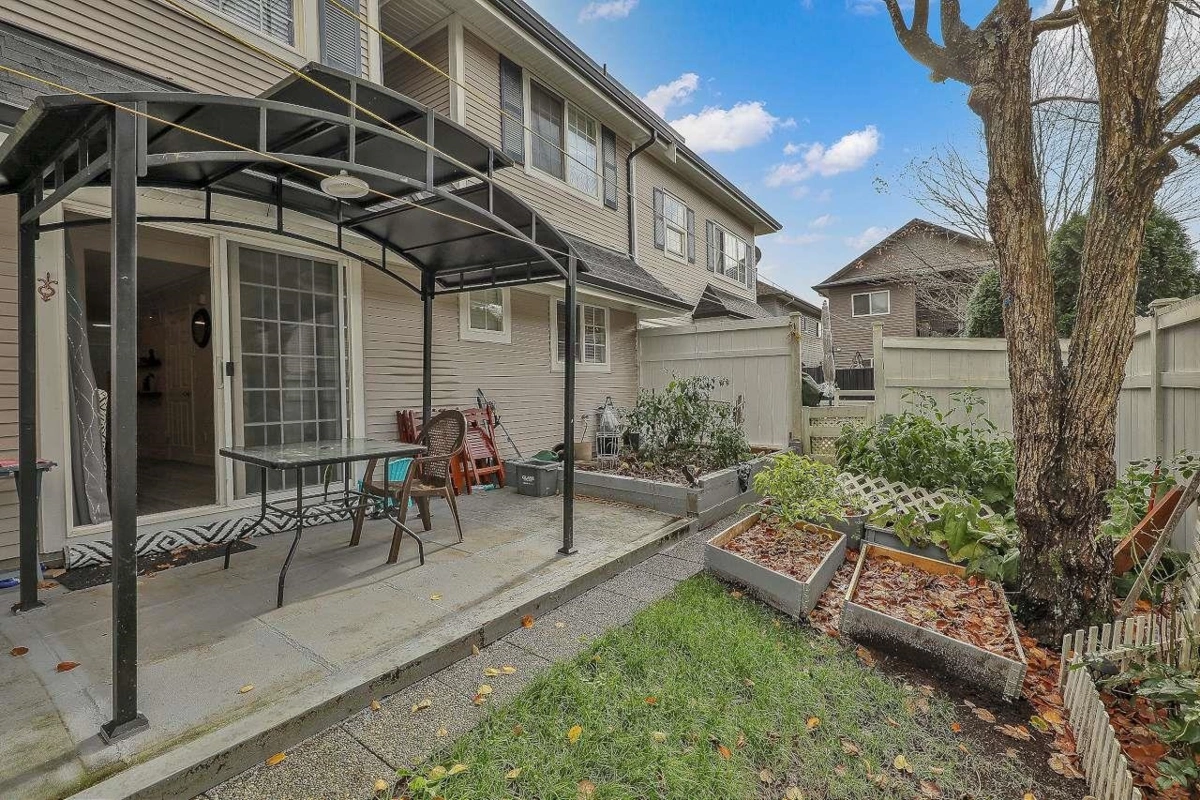 Basement Recreation Room Photo of 6 11355 NE 236 Street, Maple Ridge, BC