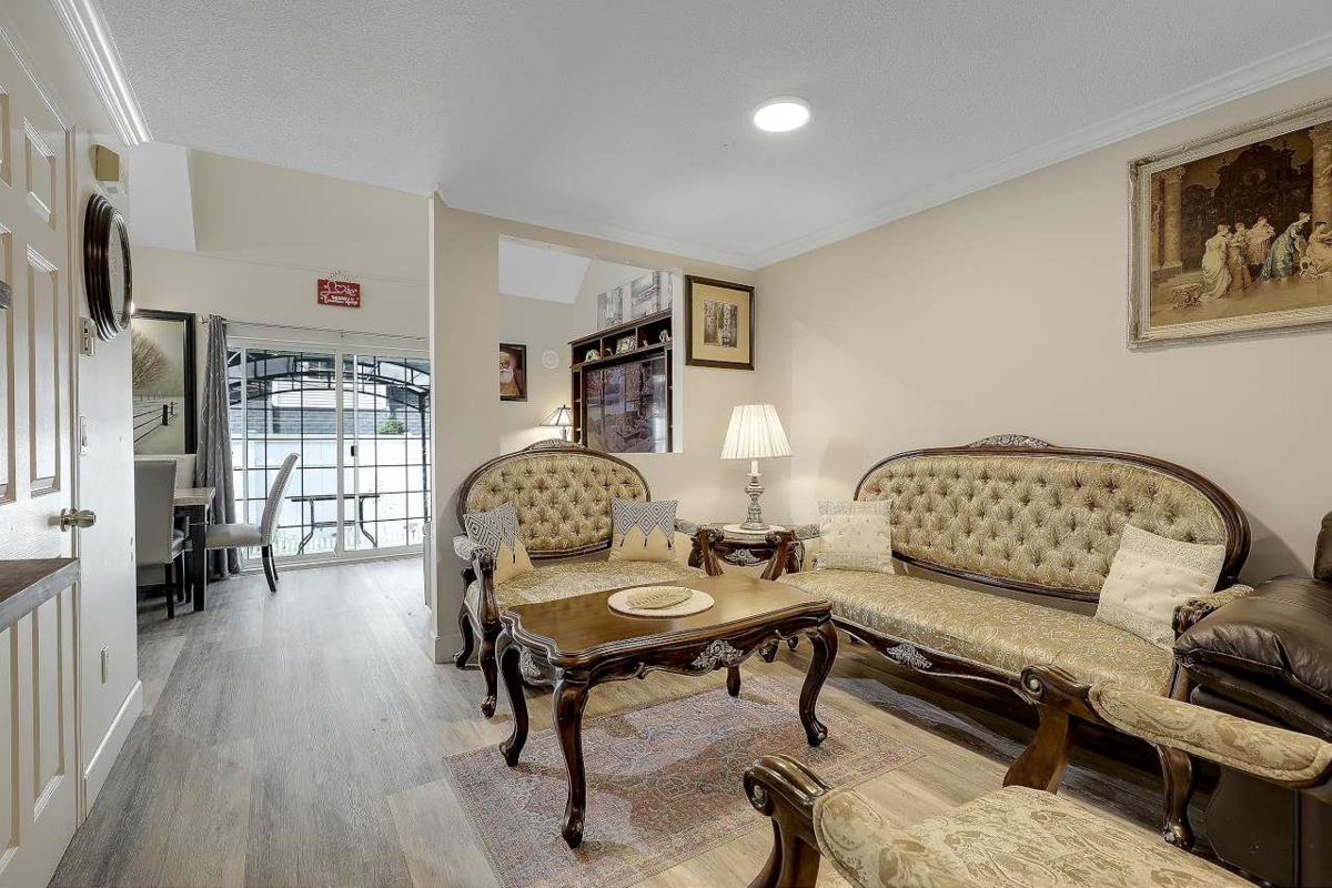 Family Room Photo of 6 11355 NE 236 Street, Maple Ridge, BC