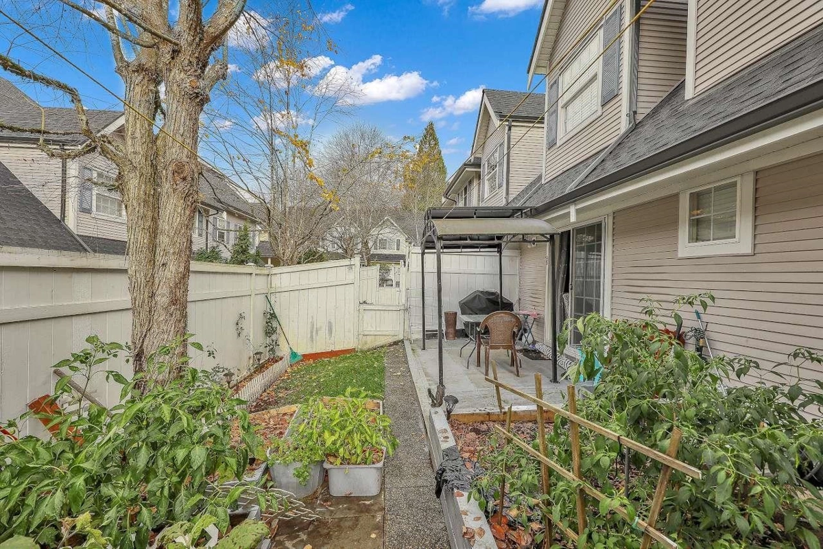 Hallway Photo of 6 11355 NE 236 Street, Maple Ridge, BC
