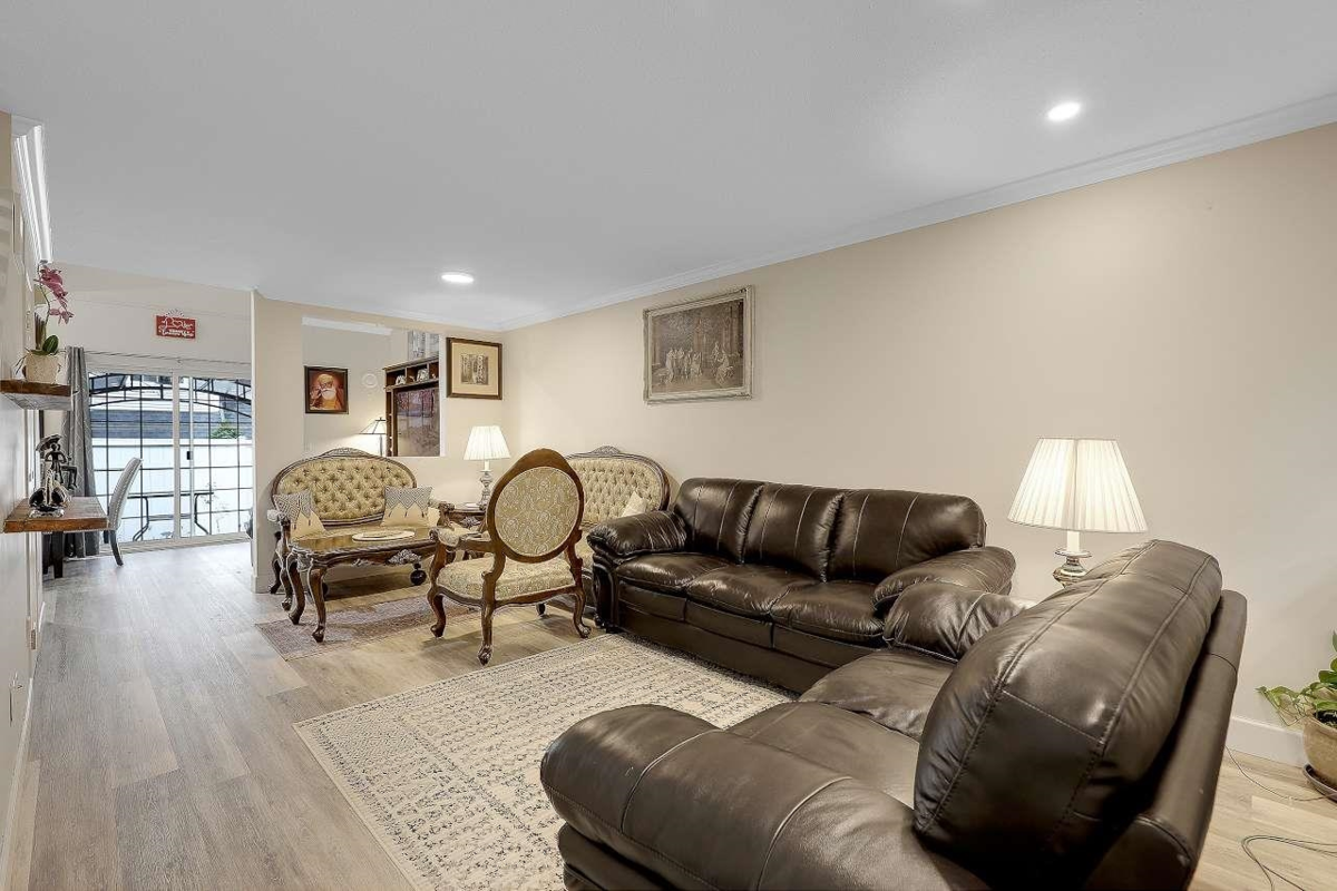 Living Room Photo of 6 11355 NE 236 Street, Maple Ridge, BC