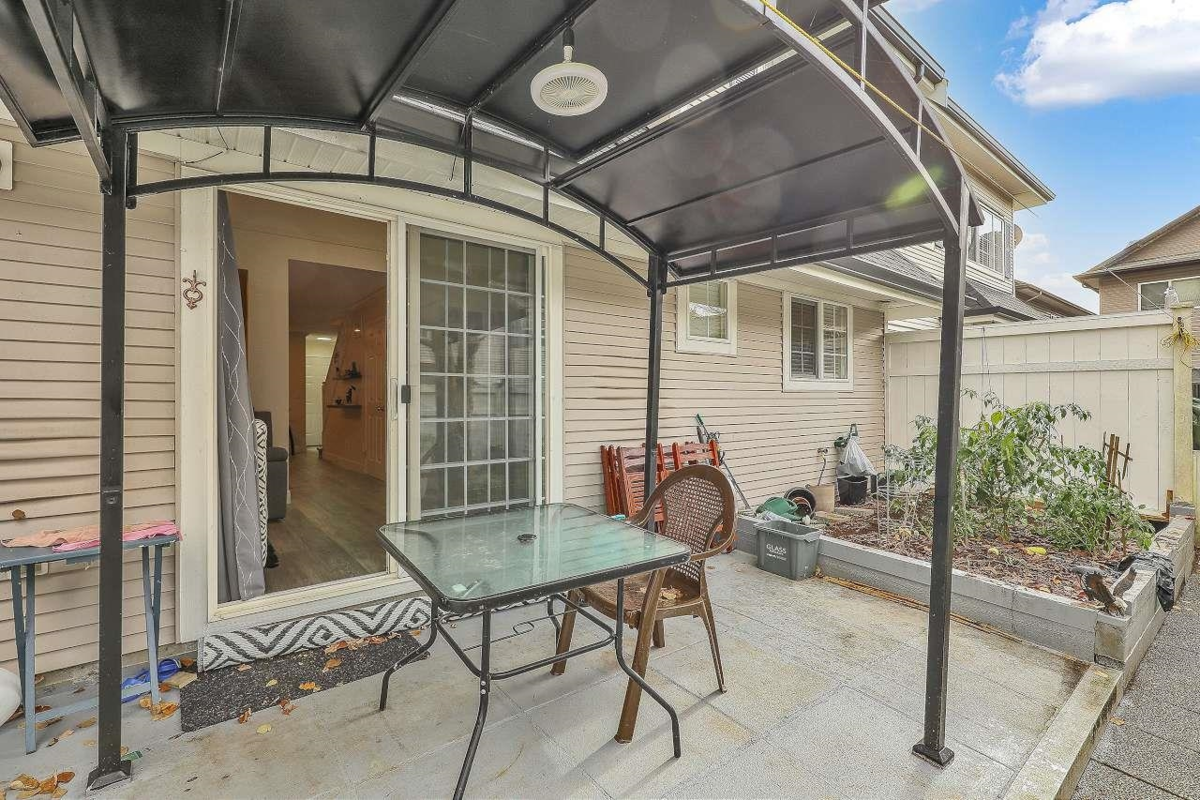 Mudroom Photo of 6 11355 NE 236 Street, Maple Ridge, BC