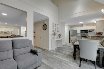 Guest Bathroom Photo of 6 11355 NE 236 Street, Maple Ridge, BC