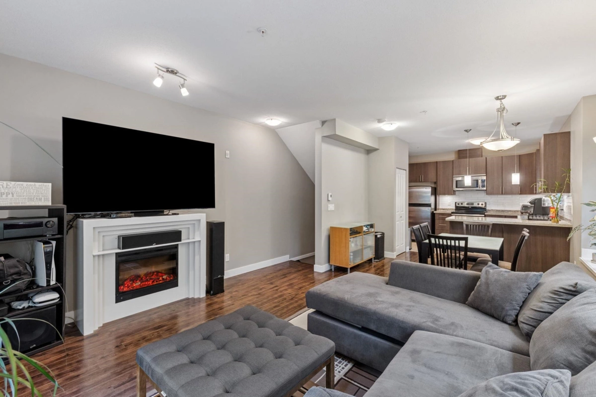 Kitchen Photo of 207 3888 Norfolk Street, Burnaby, BC