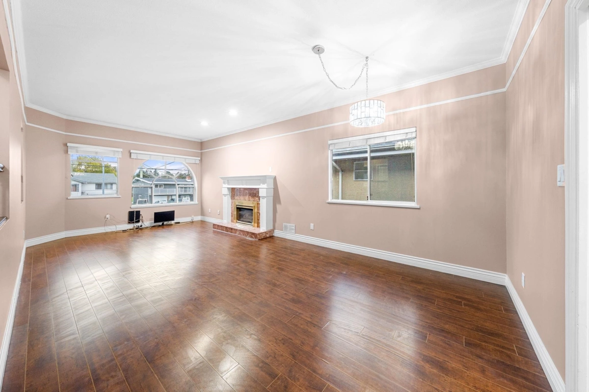 Kitchen Photo of 10380 Bird Road, Richmond, BC