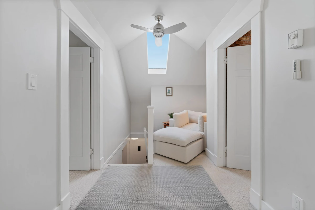 Hallway Photo of 2138 W 21st Avenue, Vancouver, BC