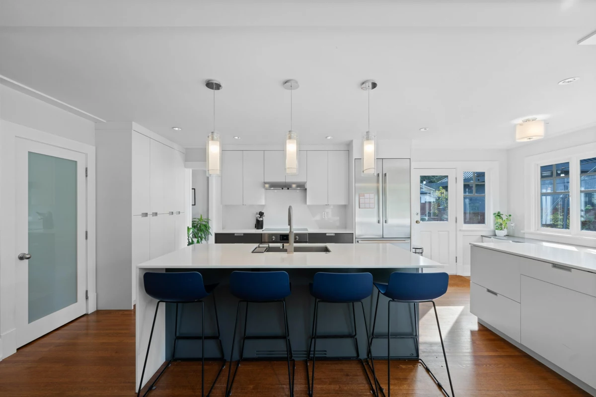 Kitchen Island Photo of 2138 W 21st Avenue, Vancouver, BC