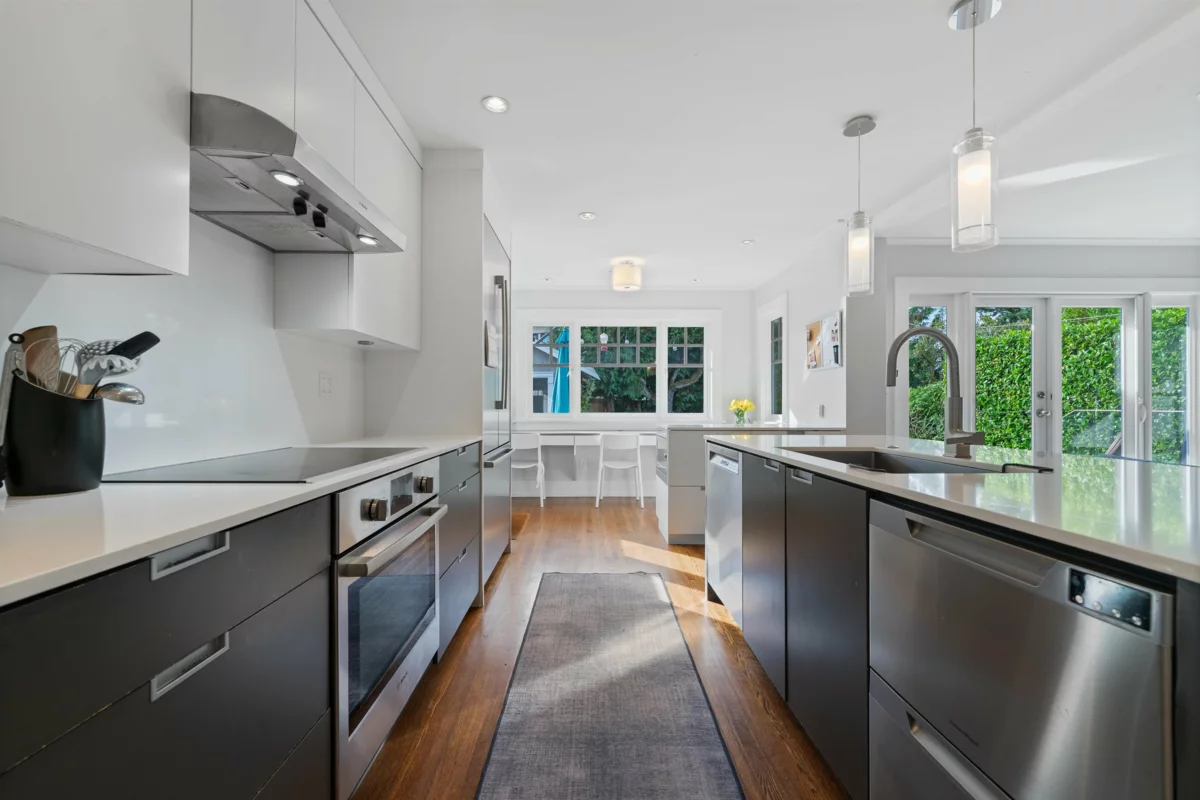 Primary Bathroom Photo of 2138 W 21st Avenue, Vancouver, BC